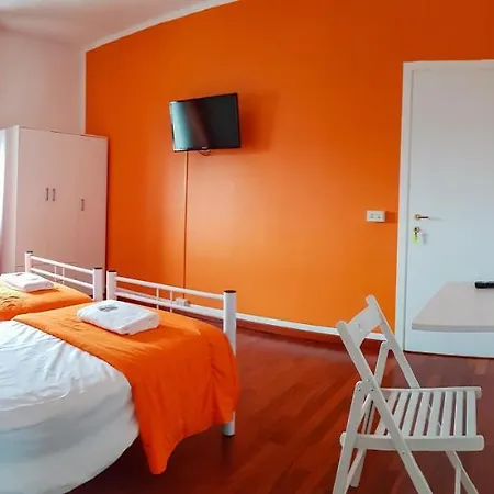 Foresteria Lombarda By Max Guest house