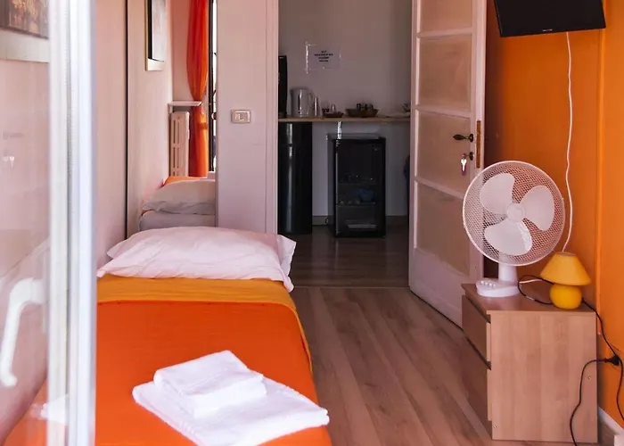 Foresteria Lombarda By Max Guest house *